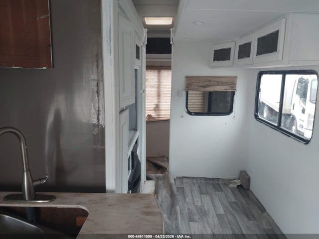 2014 Forest River Other მანქანა იყიდება აუქციონზე, vin: 5ZT3CHYB9EA309961, აუქციონის ნომერი: 44911999