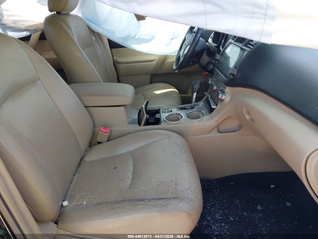 Продажа на аукционе авто 2013 Toyota Highlander, vin: 5TDZA3EH2DS037350, номер лота: 44912013