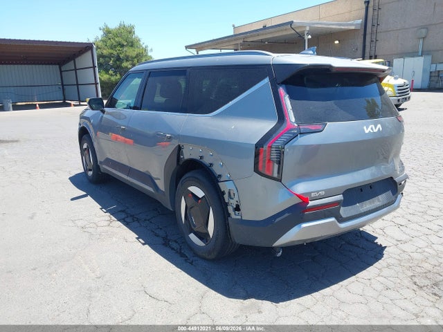 KIA Ev9 Wind 2024 KNDAFFS56R6043301 Image 3