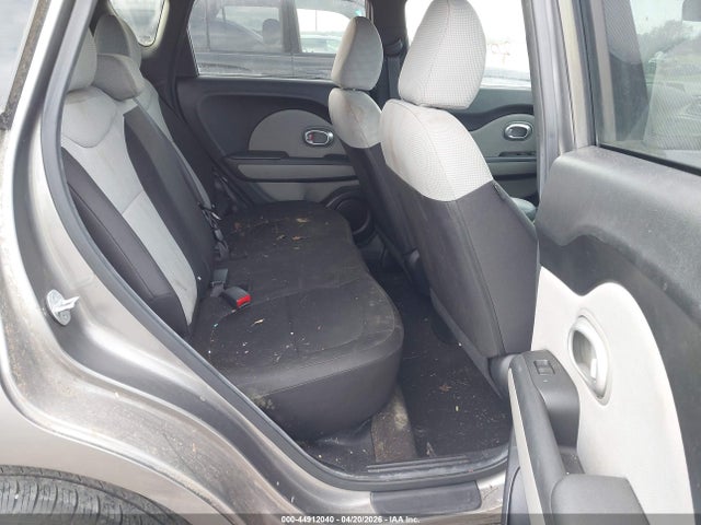 Продаж на аукціоні авто 2015 Kia Soul, vin: KNDJN2A29F7232601, номер лоту: 44912040