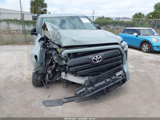 Продаж на аукціоні авто 2024 Toyota Tundra Sr5, vin: 5TFLA5AB5RX037833, номер лоту: 44912047