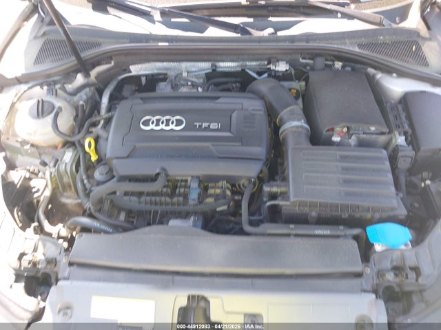 44912083 :رقم المزاد ، WAUEFGFF1F1051533 vin ، 2015 Audi A3 2.0t Premium مزاد بيع