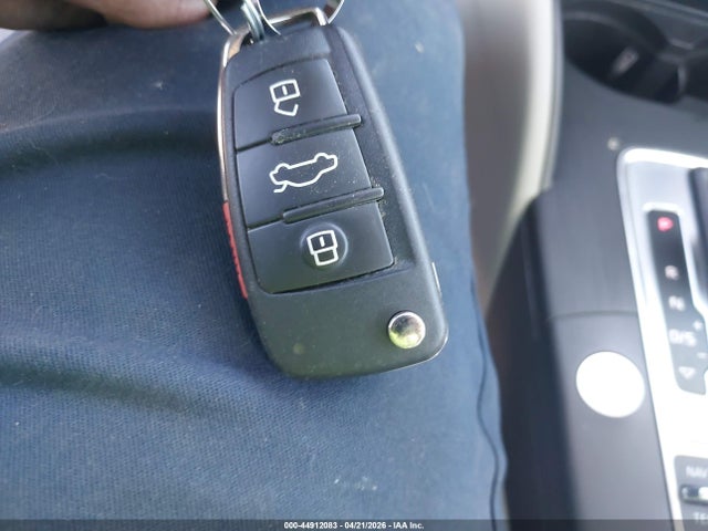 44912083 :رقم المزاد ، WAUEFGFF1F1051533 vin ، 2015 Audi A3 2.0t Premium مزاد بيع