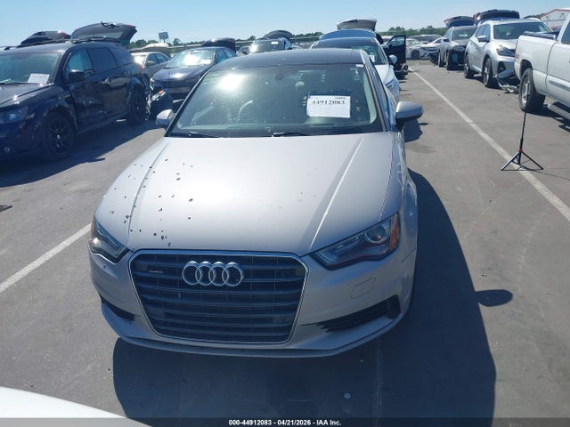 44912083 :رقم المزاد ، WAUEFGFF1F1051533 vin ، 2015 Audi A3 2.0t Premium مزاد بيع