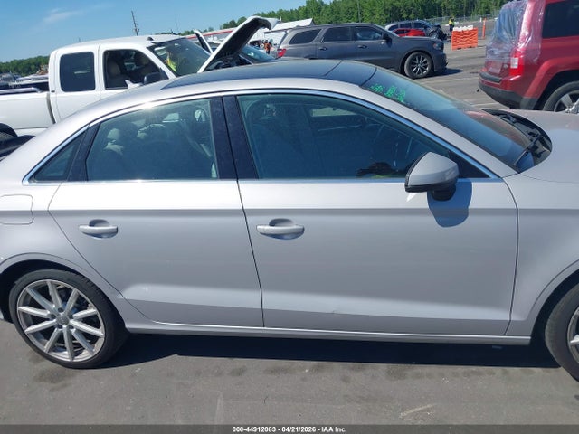 44912083 :رقم المزاد ، WAUEFGFF1F1051533 vin ، 2015 Audi A3 2.0t Premium مزاد بيع