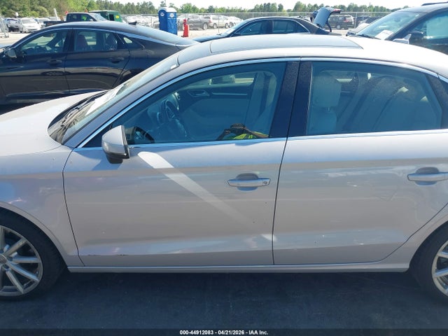 44912083 :رقم المزاد ، WAUEFGFF1F1051533 vin ، 2015 Audi A3 2.0t Premium مزاد بيع