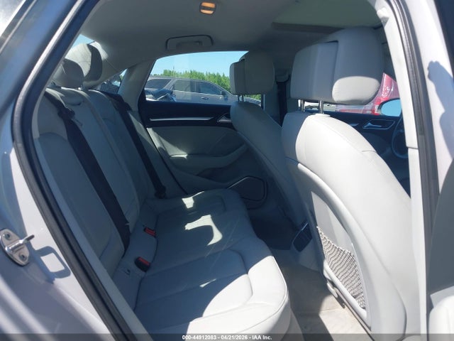44912083 :رقم المزاد ، WAUEFGFF1F1051533 vin ، 2015 Audi A3 2.0t Premium مزاد بيع