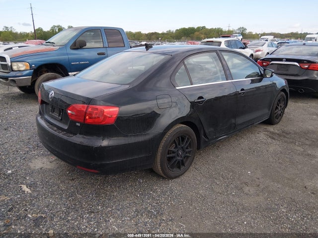 2014 Volkswagen Jetta 1.8t Se მანქანა იყიდება აუქციონზე, vin: 3VWD17AJ5EM436729, აუქციონის ნომერი: 44912091