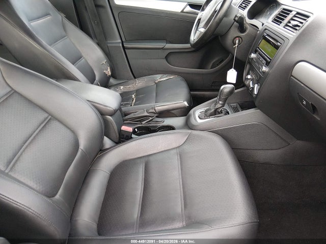 2014 Volkswagen Jetta 1.8t Se მანქანა იყიდება აუქციონზე, vin: 3VWD17AJ5EM436729, აუქციონის ნომერი: 44912091