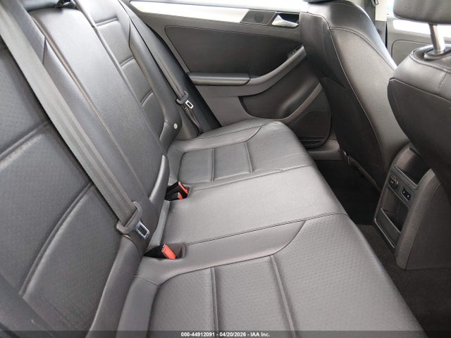 2014 Volkswagen Jetta 1.8t Se მანქანა იყიდება აუქციონზე, vin: 3VWD17AJ5EM436729, აუქციონის ნომერი: 44912091