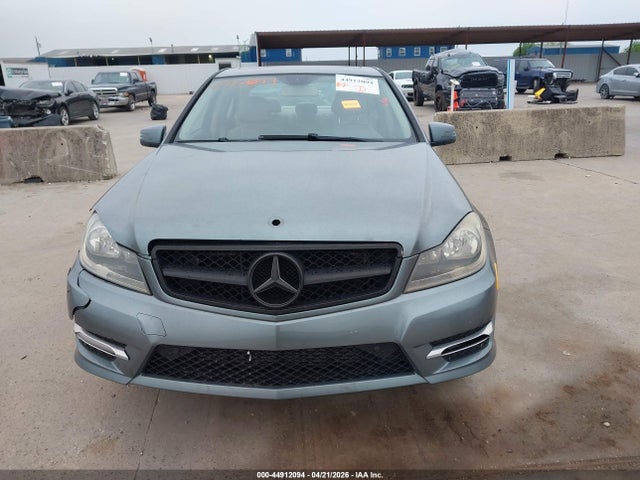 44912094 :رقم المزاد ، WDDGF4HB3CA598437 vin ، 2012 Mercedes-benz C 250 Luxury/sport مزاد بيع
