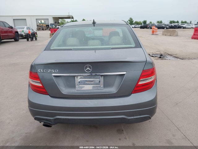 44912094 :رقم المزاد ، WDDGF4HB3CA598437 vin ، 2012 Mercedes-benz C 250 Luxury/sport مزاد بيع