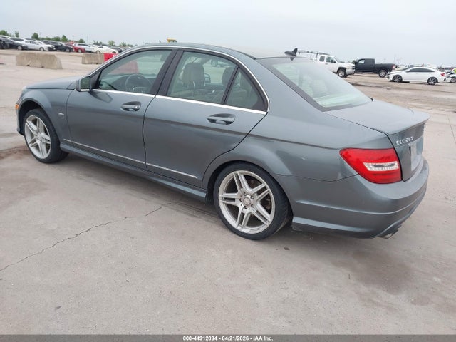 44912094 :رقم المزاد ، WDDGF4HB3CA598437 vin ، 2012 Mercedes-benz C 250 Luxury/sport مزاد بيع