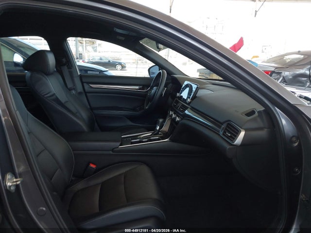 1HGCV1F30JA135174 Honda Accord Sport