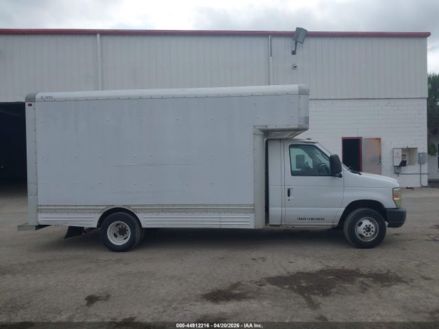 44912216 :رقم المزاد ، 1FDXE45S49DA10873 vin ، 2009 Ford E-450 Cutaway مزاد بيع
