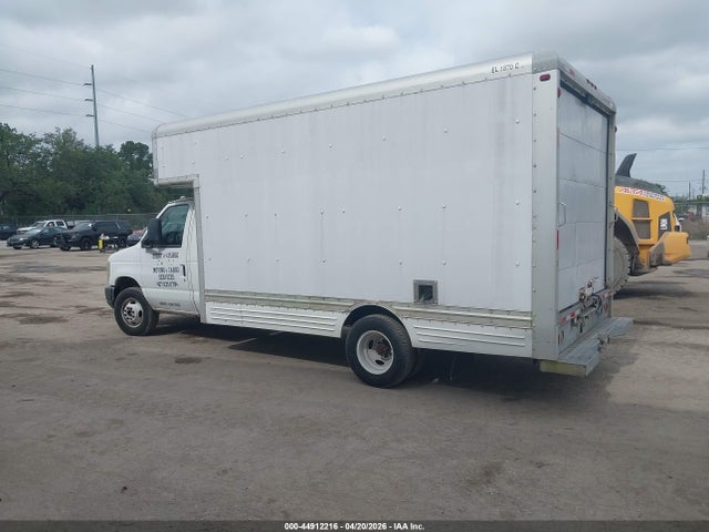 44912216 :رقم المزاد ، 1FDXE45S49DA10873 vin ، 2009 Ford E-450 Cutaway مزاد بيع