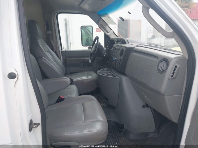 44912216 :رقم المزاد ، 1FDXE45S49DA10873 vin ، 2009 Ford E-450 Cutaway مزاد بيع