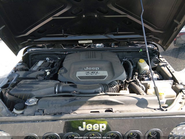 44912218 :رقم المزاد ، 1C4BJWDG4DL557031 vin ، 2013 Jeep Wrangler Unlimited Sport مزاد بيع