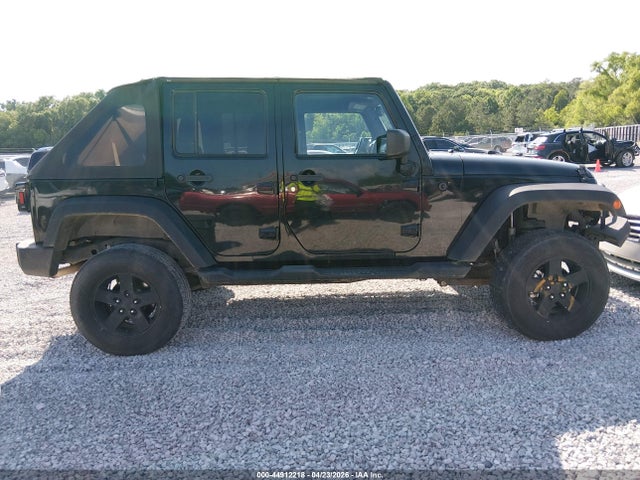 44912218 :رقم المزاد ، 1C4BJWDG4DL557031 vin ، 2013 Jeep Wrangler Unlimited Sport مزاد بيع