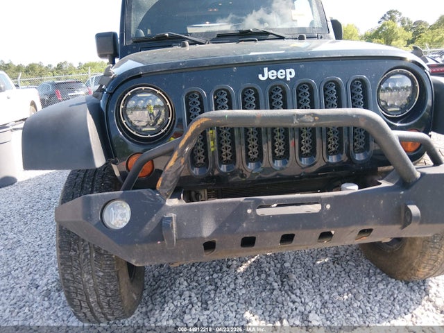44912218 :رقم المزاد ، 1C4BJWDG4DL557031 vin ، 2013 Jeep Wrangler Unlimited Sport مزاد بيع