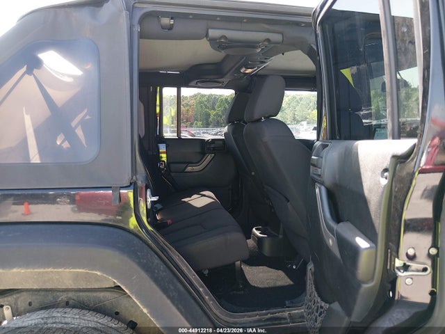 44912218 :رقم المزاد ، 1C4BJWDG4DL557031 vin ، 2013 Jeep Wrangler Unlimited Sport مزاد بيع