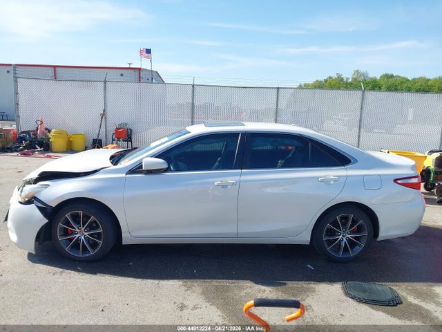 44912224 :رقم المزاد ، 4T1BF1FK0GU501197 vin ، 2016 Toyota Camry Xse مزاد بيع