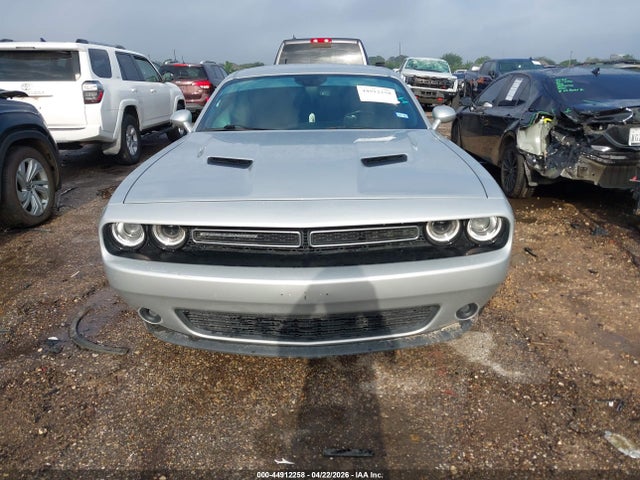 2021 Dodge Challenger Sxt მანქანა იყიდება აუქციონზე, vin: 2C3CDZAGXMH551740, აუქციონის ნომერი: 44912258