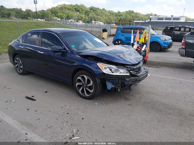 44912310 :رقم المزاد ، 1HGCR2F88HA302431 vin ، 2017 Honda Accord Ex-l مزاد بيع