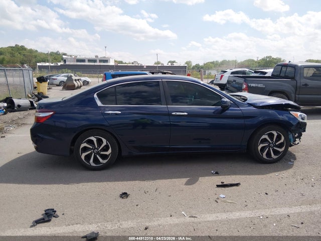 44912310 :رقم المزاد ، 1HGCR2F88HA302431 vin ، 2017 Honda Accord Ex-l مزاد بيع