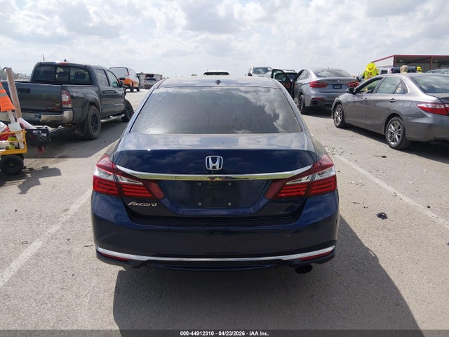 44912310 :رقم المزاد ، 1HGCR2F88HA302431 vin ، 2017 Honda Accord Ex-l مزاد بيع
