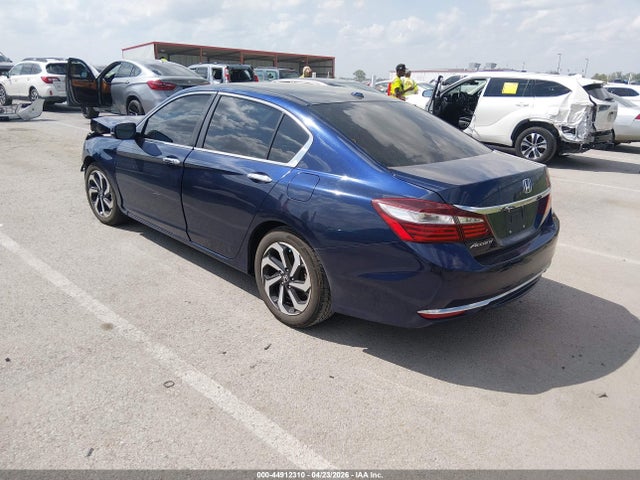 44912310 :رقم المزاد ، 1HGCR2F88HA302431 vin ، 2017 Honda Accord Ex-l مزاد بيع
