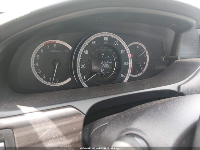 44912310 :رقم المزاد ، 1HGCR2F88HA302431 vin ، 2017 Honda Accord Ex-l مزاد بيع