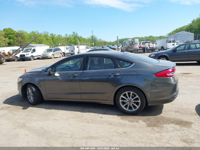 44912354 :رقم المزاد ، 3FA6P0HD4HR408838 vin ، 2017 Ford Fusion Se مزاد بيع