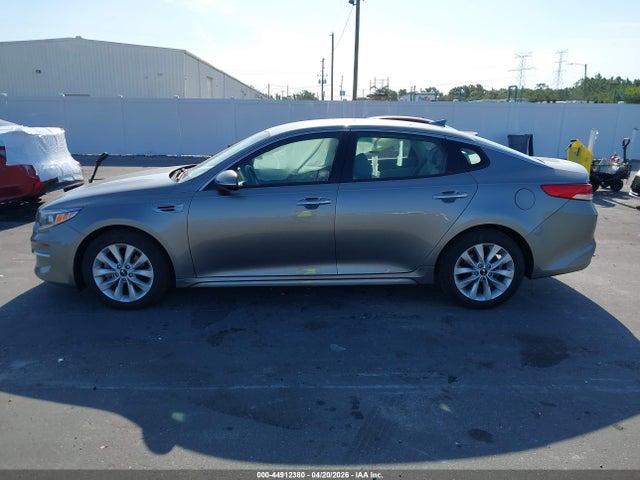 2018 Kia Optima Ex მანქანა იყიდება აუქციონზე, vin: 5XXGU4L3XJG218544, აუქციონის ნომერი: 44912380