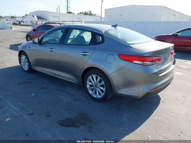 2018 Kia Optima Ex მანქანა იყიდება აუქციონზე, vin: 5XXGU4L3XJG218544, აუქციონის ნომერი: 44912380