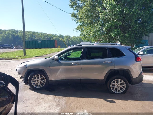 Продажа на аукционе авто 2017 Jeep Cherokee Latitude Fwd, vin: 1C4PJLCB5HW559319, номер лота: 44912407