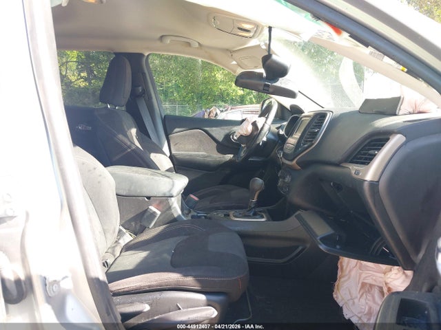 Продажа на аукционе авто 2017 Jeep Cherokee Latitude Fwd, vin: 1C4PJLCB5HW559319, номер лота: 44912407