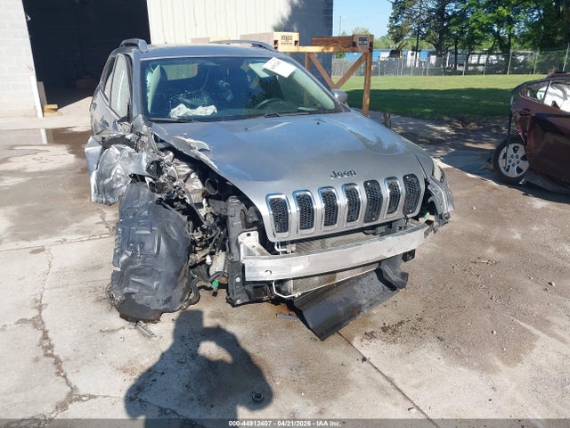 Продажа на аукционе авто 2017 Jeep Cherokee Latitude Fwd, vin: 1C4PJLCB5HW559319, номер лота: 44912407