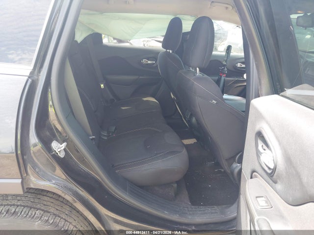 1C4PJMCB7GW182626 Jeep Cherokee Latitude
