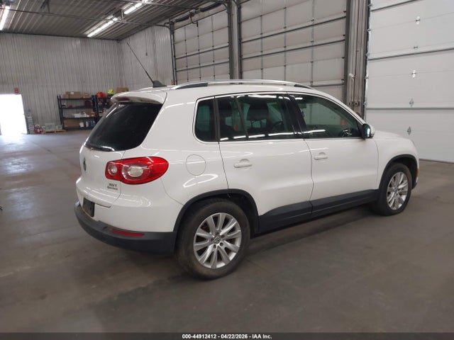 Aukcja sprzedaży 2010 Volkswagen Tiguan Se, vin: WVGBV7AX9AW001205, numer aukcji: 44912412