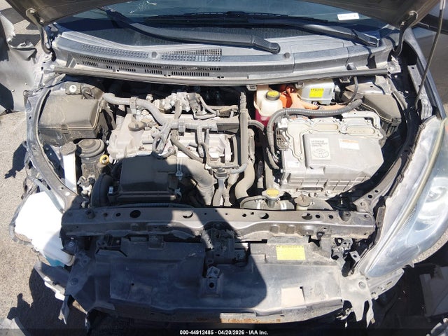 JTDKDTB31F1579850 Toyota Prius C Two