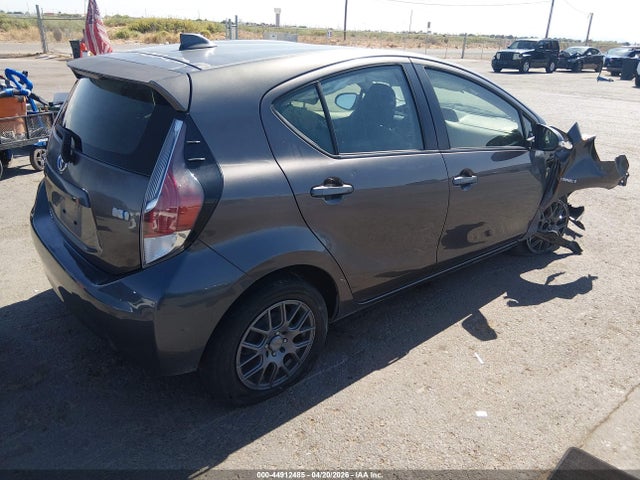 JTDKDTB31F1579850 Toyota Prius C Two