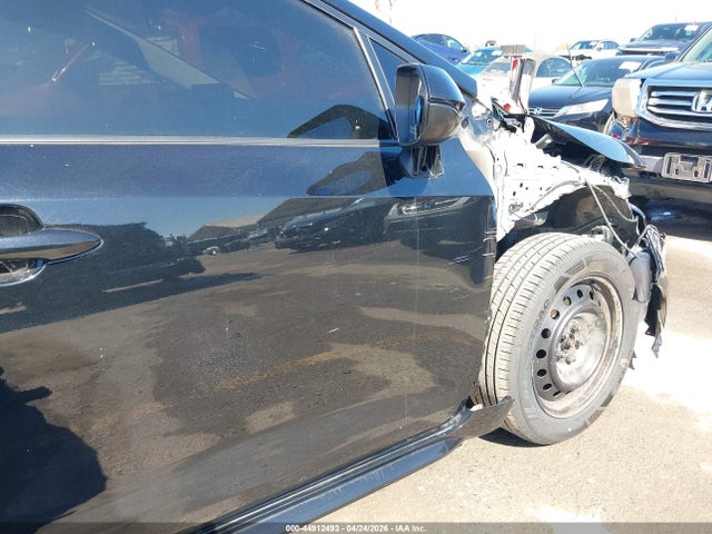 JTDBCMFE2R3045673 Toyota Corolla Hybrid Le