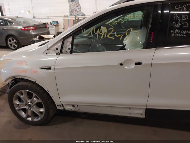 44912497 :رقم المزاد ، 1FMCU9J93FUA29377 vin ، 2015 Ford Escape Titanium مزاد بيع