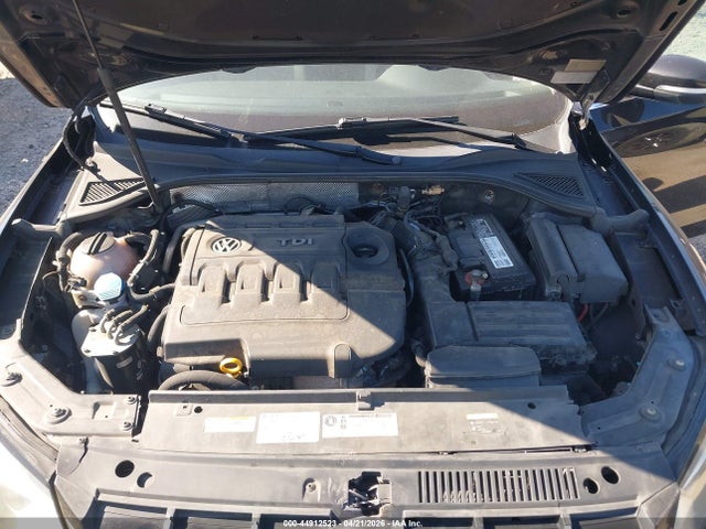 1VWBV7A35FC103396 Volkswagen Passat 2.0l Tdi Se