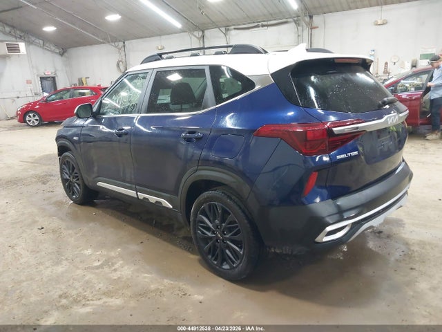44912538 :رقم المزاد ، KNDEUCA29N7311145 vin ، 2022 Kia Seltos Nightfall Edition مزاد بيع