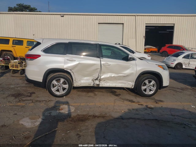 44912548 :رقم المزاد ، 5TDZZRFH8HS203533 vin ، 2017 Toyota Highlander Le مزاد بيع
