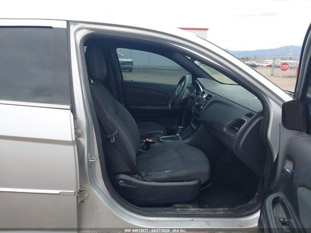 Продажа на аукционе авто 2012 Chrysler 200 Lx, vin: 1C3CCBAB3CN228781, номер лота: 44912577