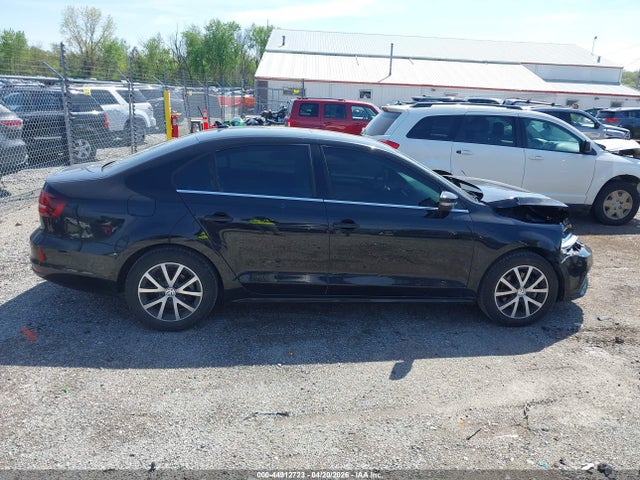 3VWDB7AJ5JM259428 Volkswagen Jetta 1.4t Se/1.4t Wolfsburg Edition