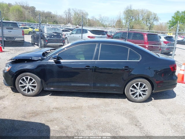 3VWDB7AJ5JM259428 Volkswagen Jetta 1.4t Se/1.4t Wolfsburg Edition